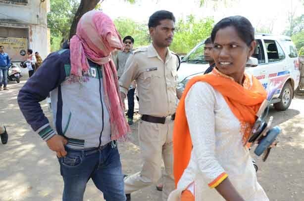 छात्रा के साथ दुष्कर्म का प्रयास, आरक्षक गिरफ्तार