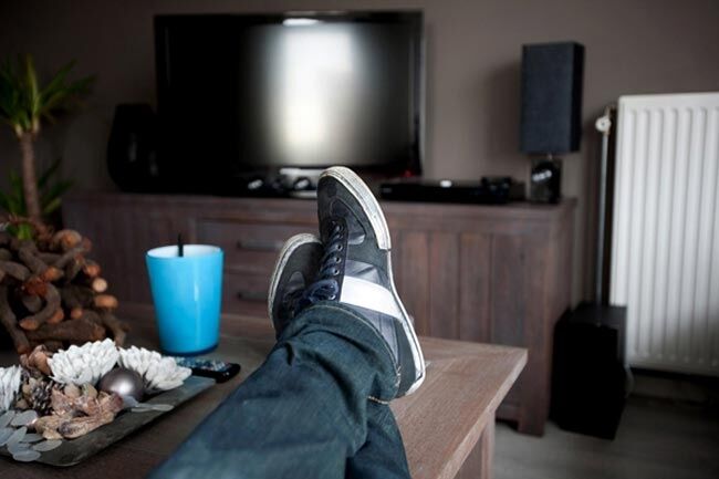 घर में जूते चप्पल पहनने से आ सकती है नकारात्मक ऊर्जा