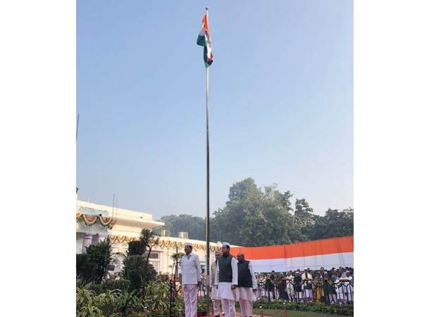 कांग्रेस का 133वां स्थापना दिवस, राहुल ने फहराया ध्वज