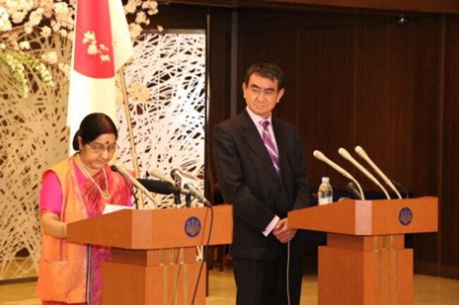 9वीं भारत-जापान रणनीतिक वार्ता में बोलीं सुषमा, हर मुद्दे पर है भारत-जापान की दोस्ती