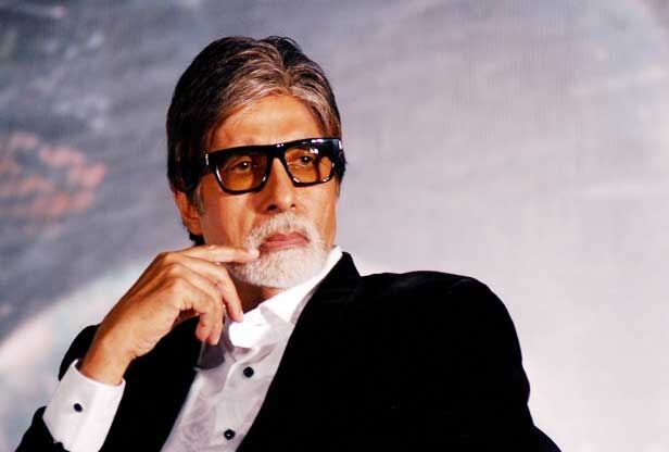 अमिताभ बच्चन के बंगले की चहारदिवारी तोड़ने के लिए फिल्मस्टार को नोटिस जारी
