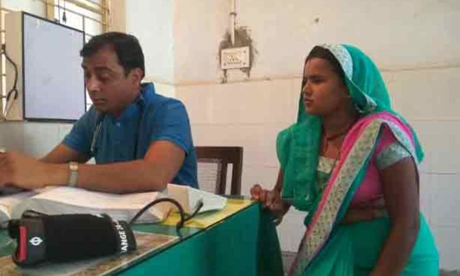 शिशु रोग विशेषज्ञों ने किया महिलाओं का परीक्षण