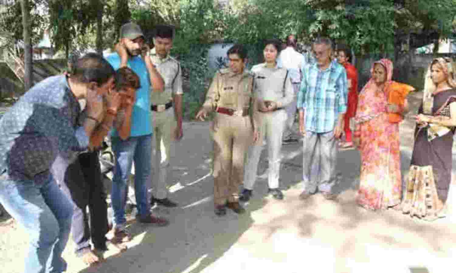 लक्ष्मीबाई कॉलोनी में मजनुओं के खिलाफ  चला अभियान