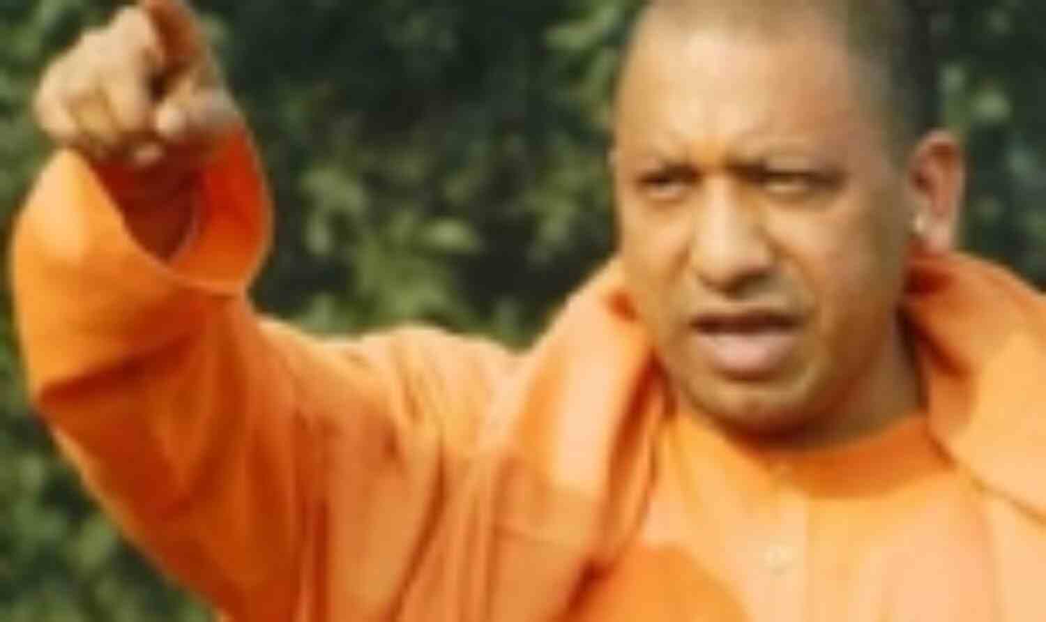 रियल लाइफ में भी खलनायक हैं अनुपम खेर: योगी आदित्यनाथ