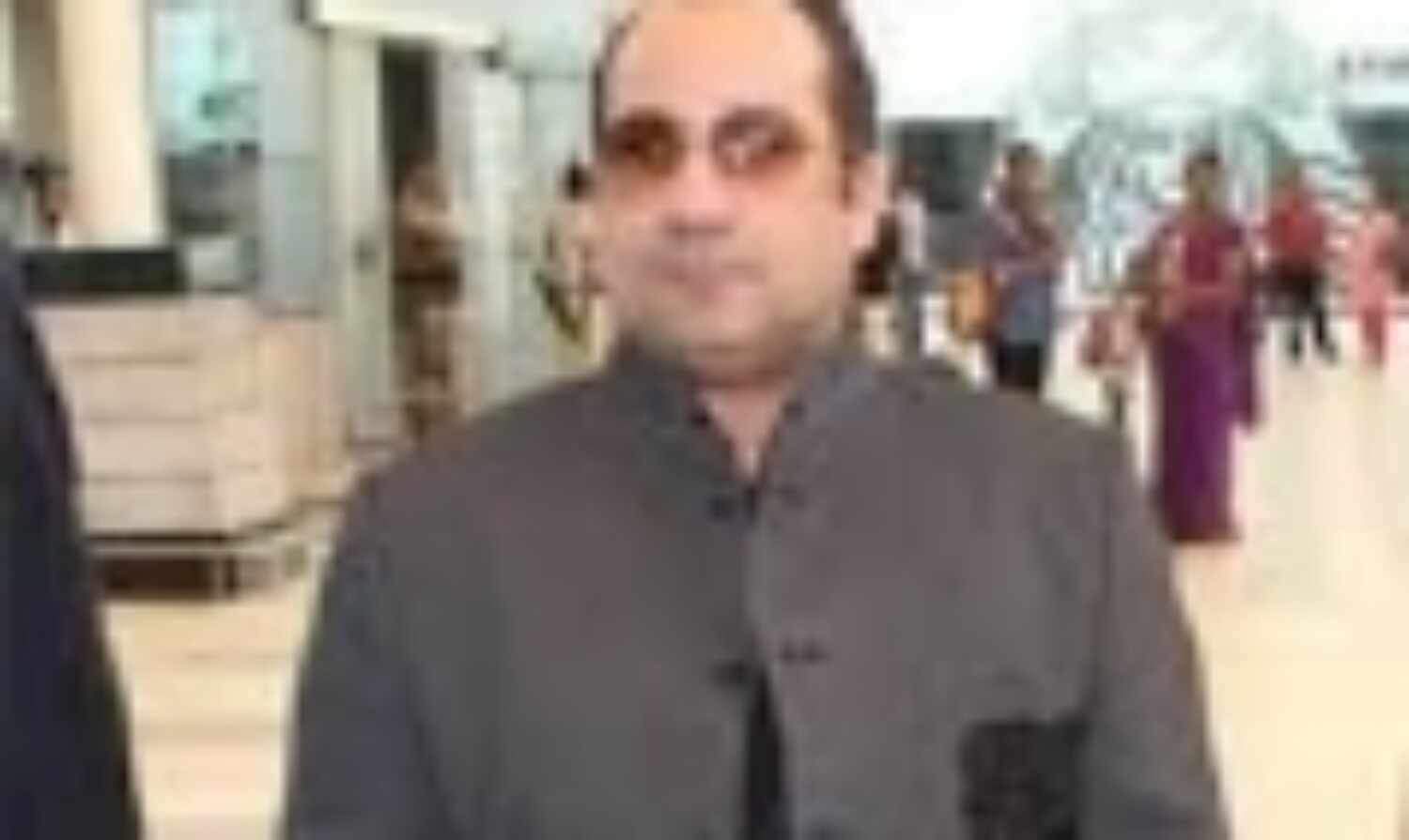 राहत फतेह अली खान को हैदराबाद से वापस भेजा गया राहत फतेह अली खान को हैदराबाद से वापस भेजा गया