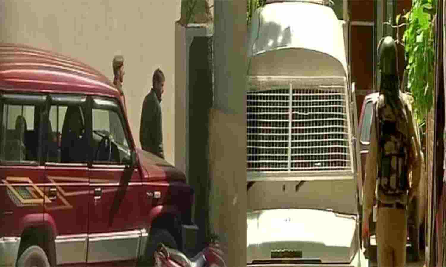 राष्ट्रीय जांच एजेंसी ने हुर्रियत नेता आगा हसन के घर मारा छापा