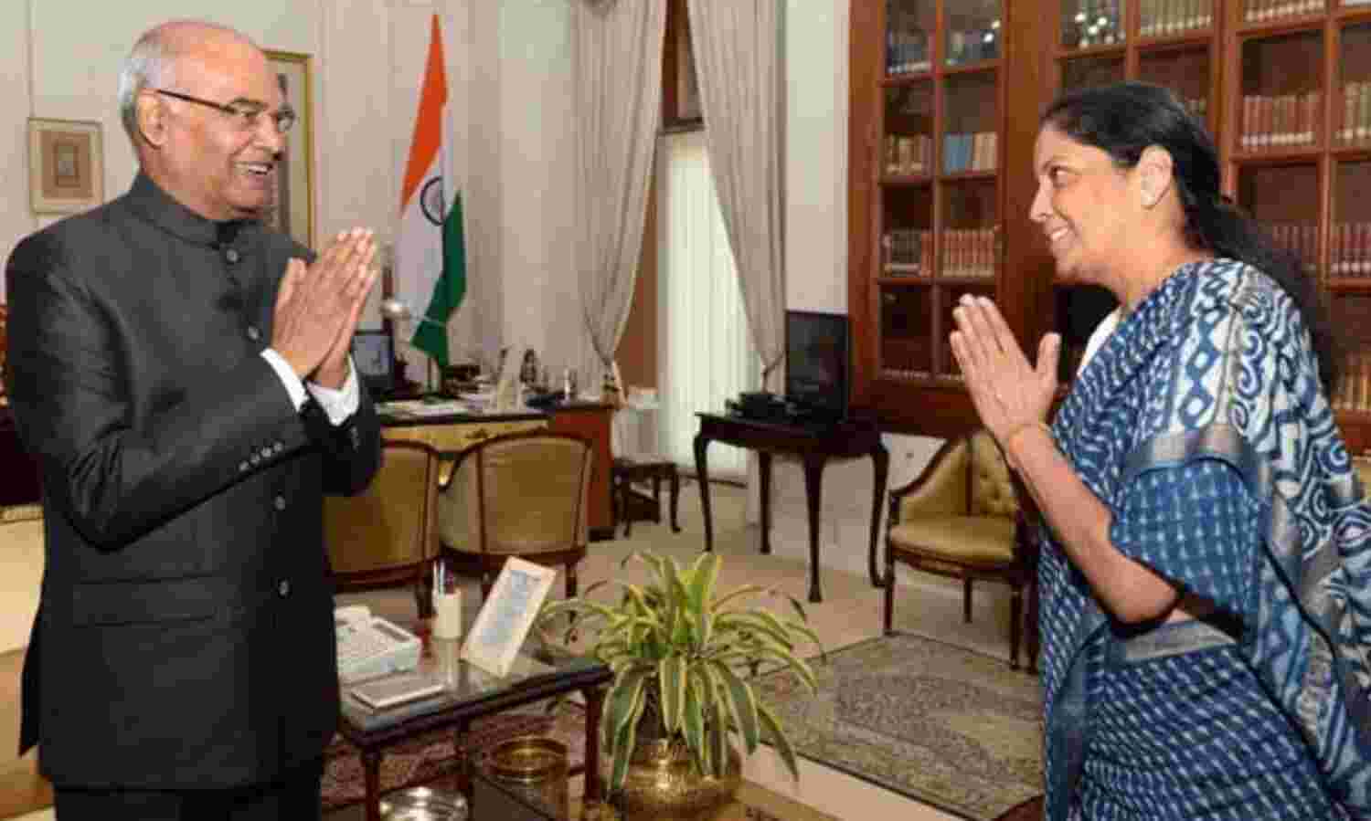राष्ट्रपति से रक्षामंत्री निर्मला सीतारमण ने की मुलाकात