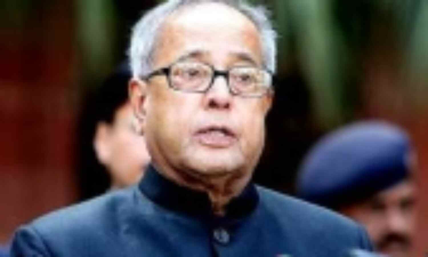 राष्ट्रपति प्रणब मुखर्जी ने इसरो के वैज्ञानिकों को बधाई दी राष्ट्रपति प्रणब मुखर्जी ने इसरो के वैज्ञानिकों को बधाई दी