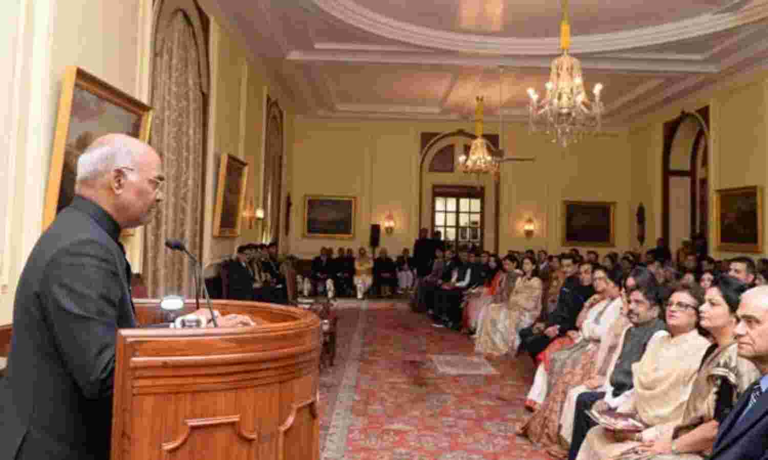 राष्ट्रपति ने कहा - जीवनशैली से जुड़े रोगों के उपचार में आयुर्वेद चिकित्सा प्रणाली महत्वपूर्ण