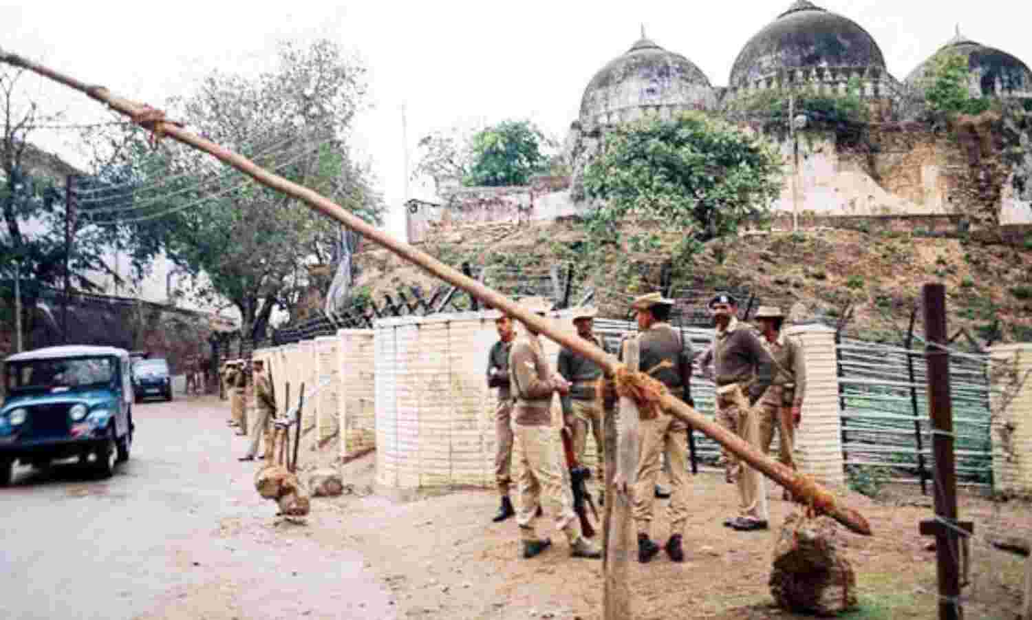 राम जन्मभूमि/बाबरी मस्जिद से संदिग्ध हालत में पुलिस ने आठ युवकों को किया गिरफ्तार