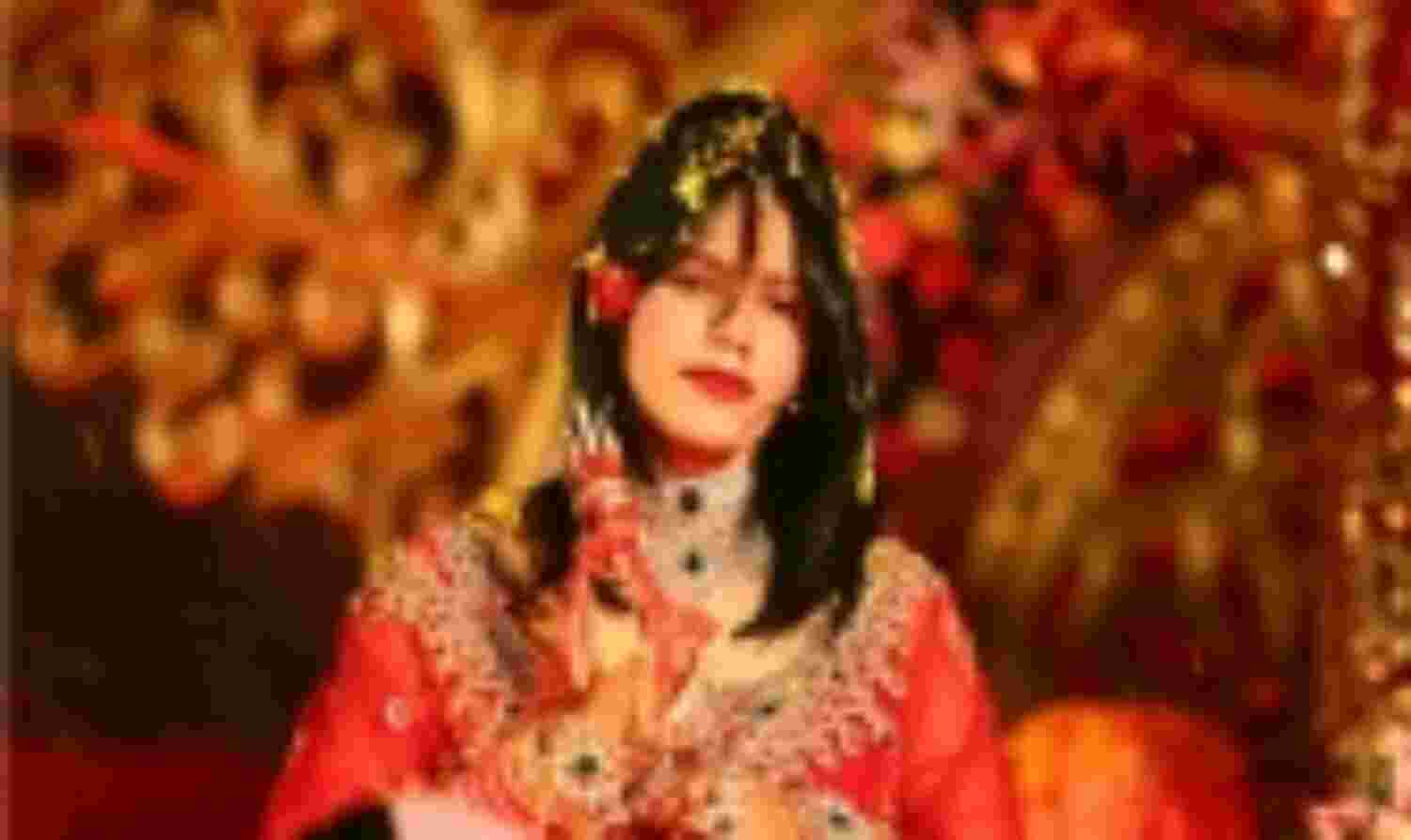 राधे मां के लिए आफत बनी मिनी स्कर्ट, एफआईआर दर्ज