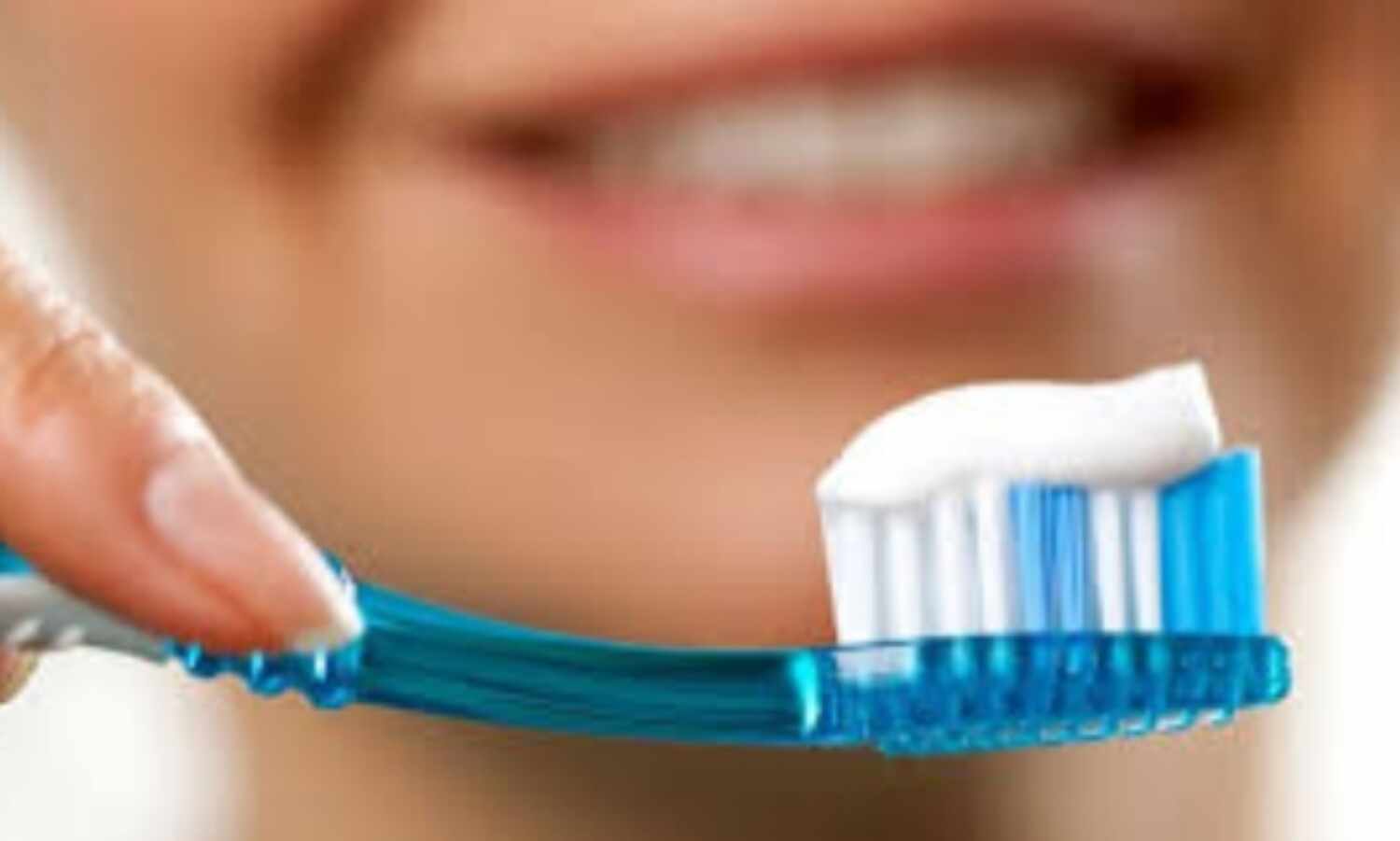 रात को सोते वक्त जरुर करें ब्रश रात को सोते वक्त जरुर करें ब्रश