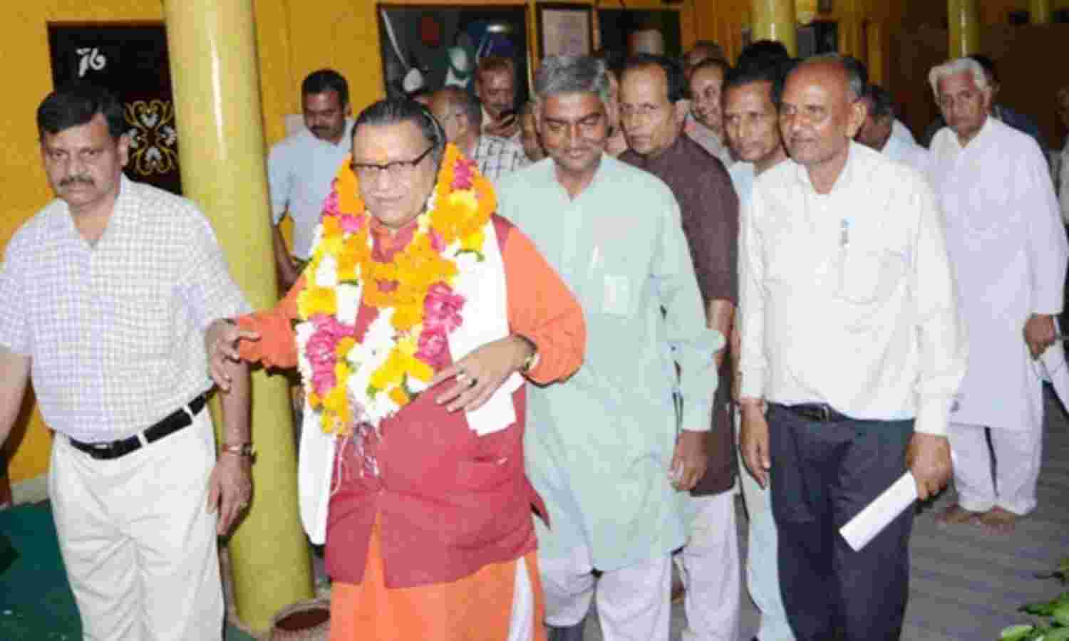 राजपूत हितकारिणी सभा के चुनाव में दद्दू हारे, संत 150 मतों से विजयी