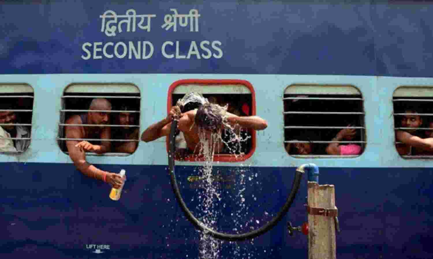 रेलवे ने गर्मी में बढ़ने वाली भीड़ की सुविधा के लिए उठाए कई कदम