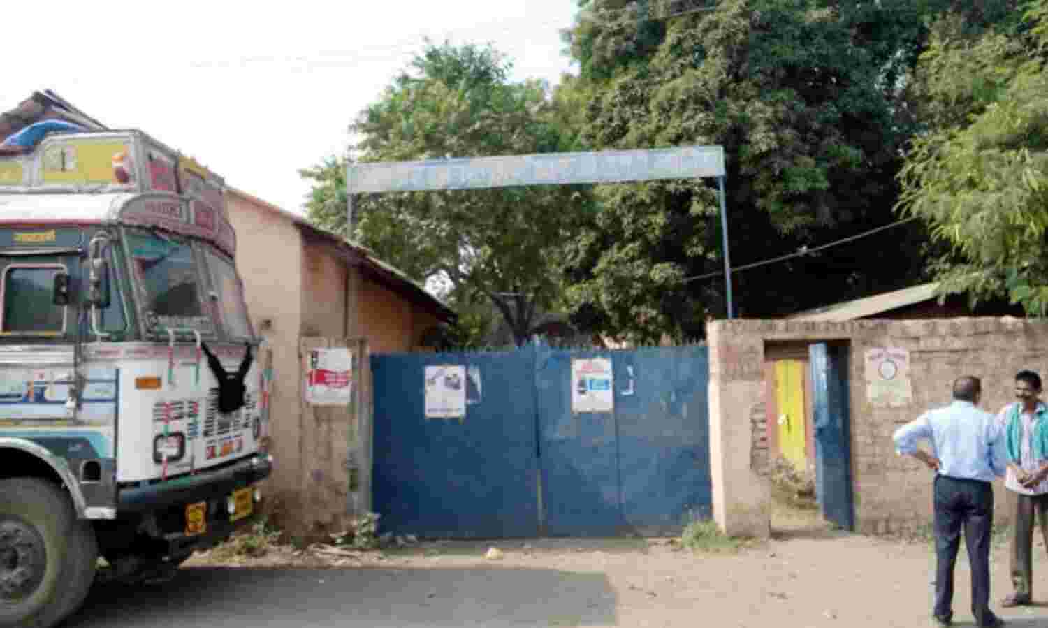 रेलवे की सतर्कता टीम ने कार्यालय अधीक्षक को रिश्वत लेते हुए पकड़ा रेलवे की सतर्कता टीम ने कार्यालय अधीक्षक को रिश्वत लेते हुए पकड़ा