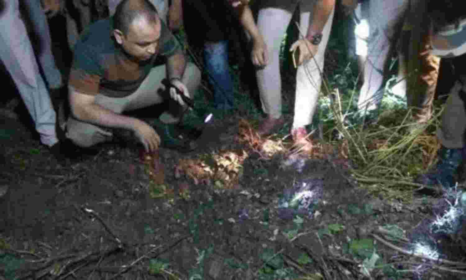 रेलवे ट्रैक के पास शक्तिशाली विस्फोट, कोई हताहत नहीं