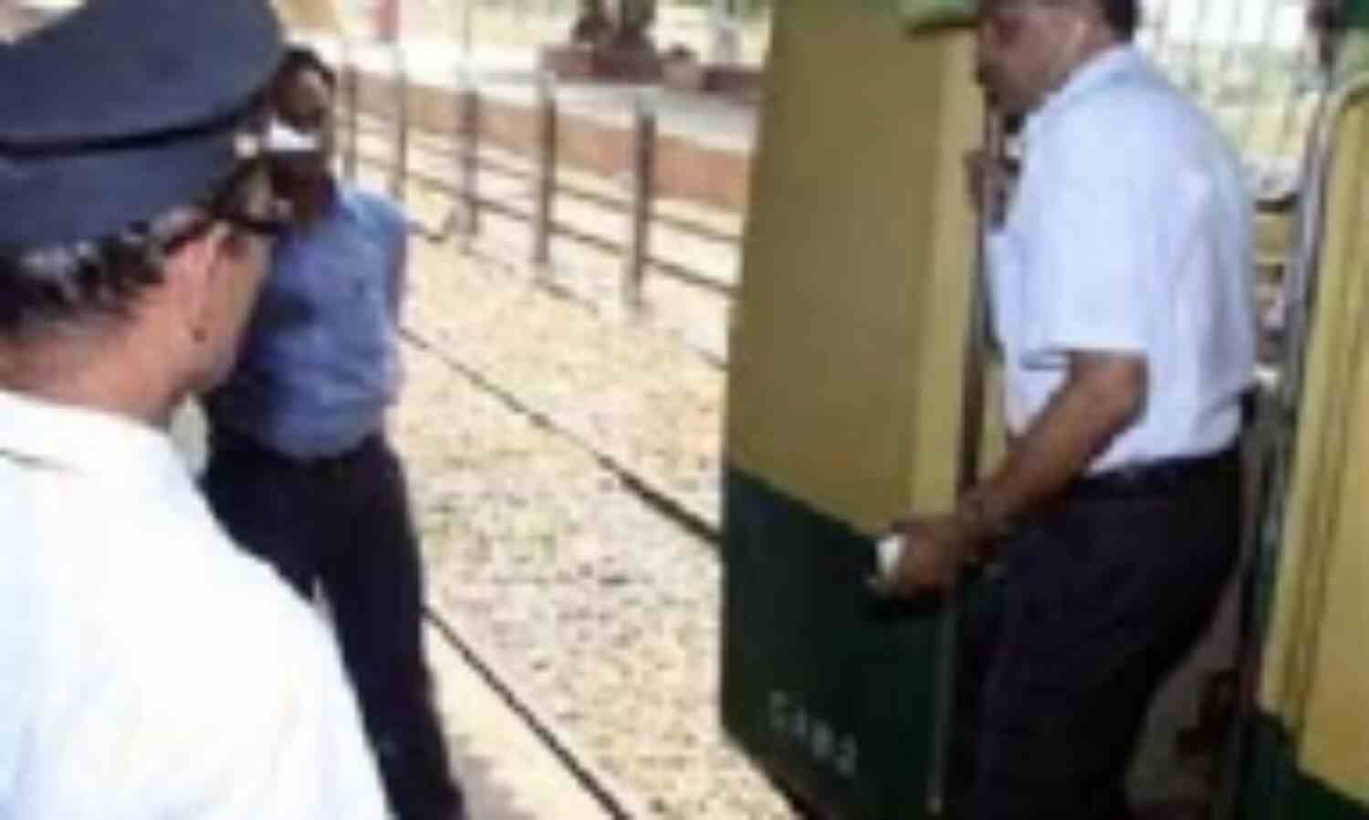 रेल यात्रियों की वीडियोग्राफी करेगा रेलवे रेल यात्रियों की वीडियोग्राफी करेगा रेलवे