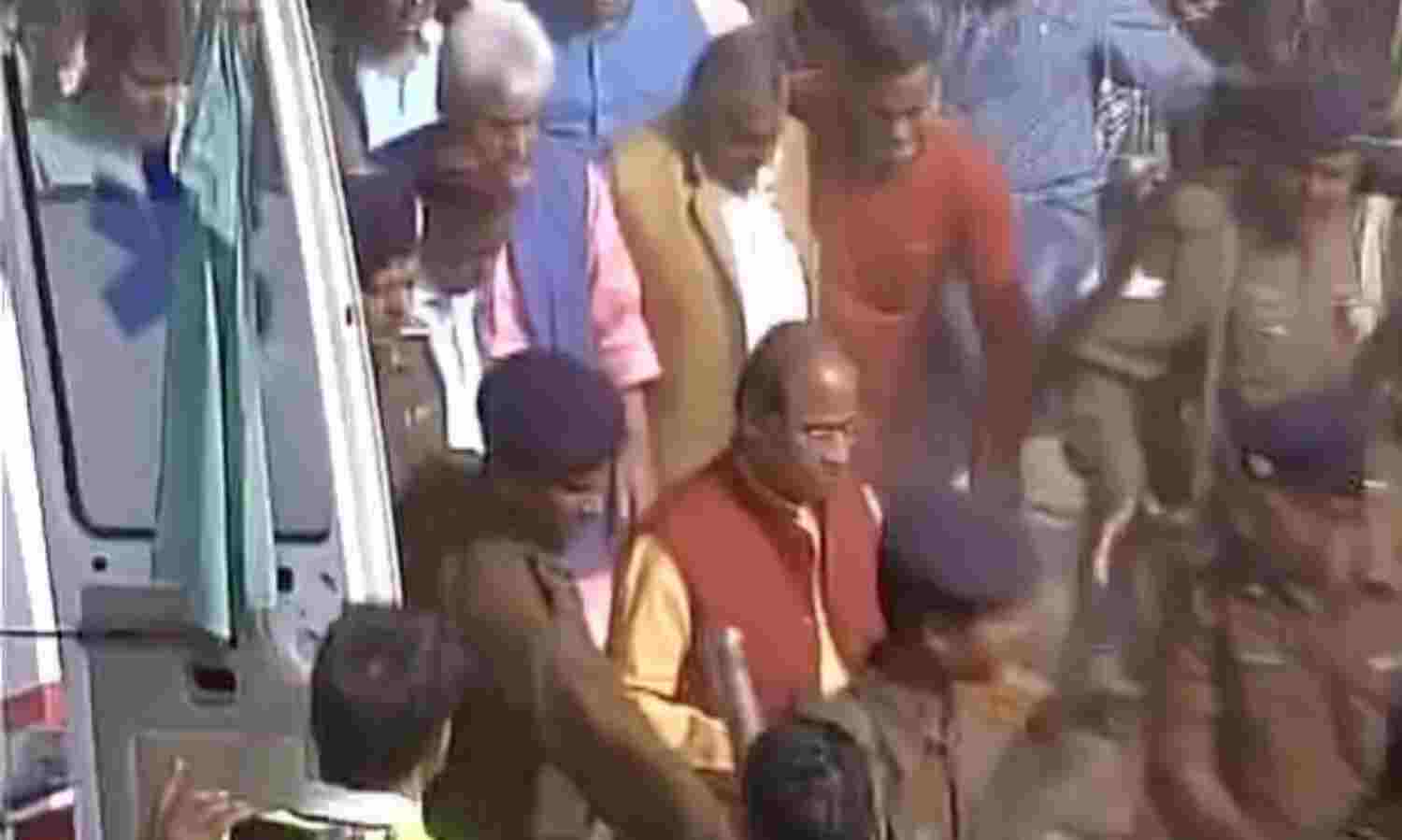 रेल राज्यमंत्री मनोज सिन्हा ने लिया दुर्घटना स्थल का जायजा