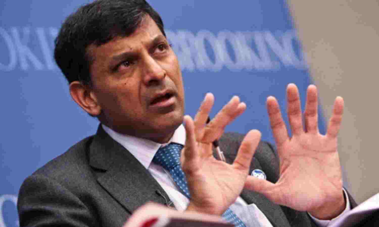 रघुराम राजन ने अटकलों पर लगाई लगाम, गवर्नर के तौर पर नहीं लेंगे दूसरा टर्म रघुराम राजन ने अटकलों पर लगाई लगाम, गवर्नर के तौर पर नहीं लेंगे दूसरा टर्म