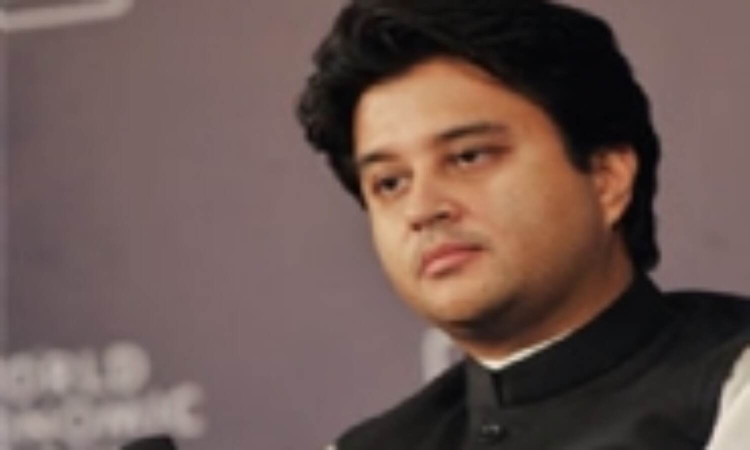 रचने की बजाय इतिहास दोहराते सिंधिया रचने की बजाय इतिहास दोहराते सिंधिया