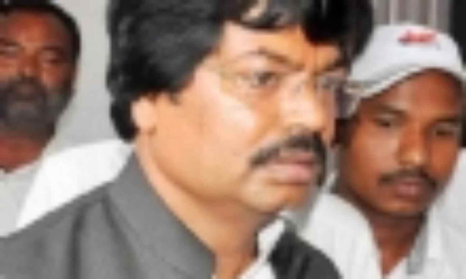 योगेन्द्र को चौदह दिनों की न्यायिक हिरासत में भेजा गया योगेन्द्र को चौदह दिनों की न्यायिक हिरासत में भेजा गया