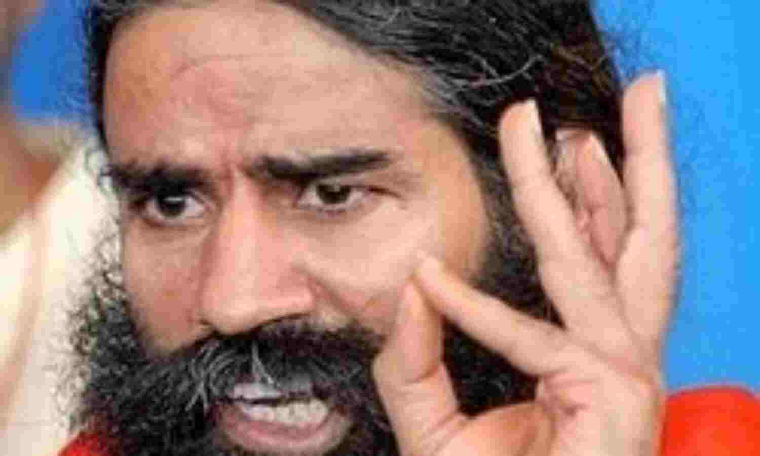 योग गुरु बाबा रामदेव ने की मुलायम सिंह यादव से मुलाकात