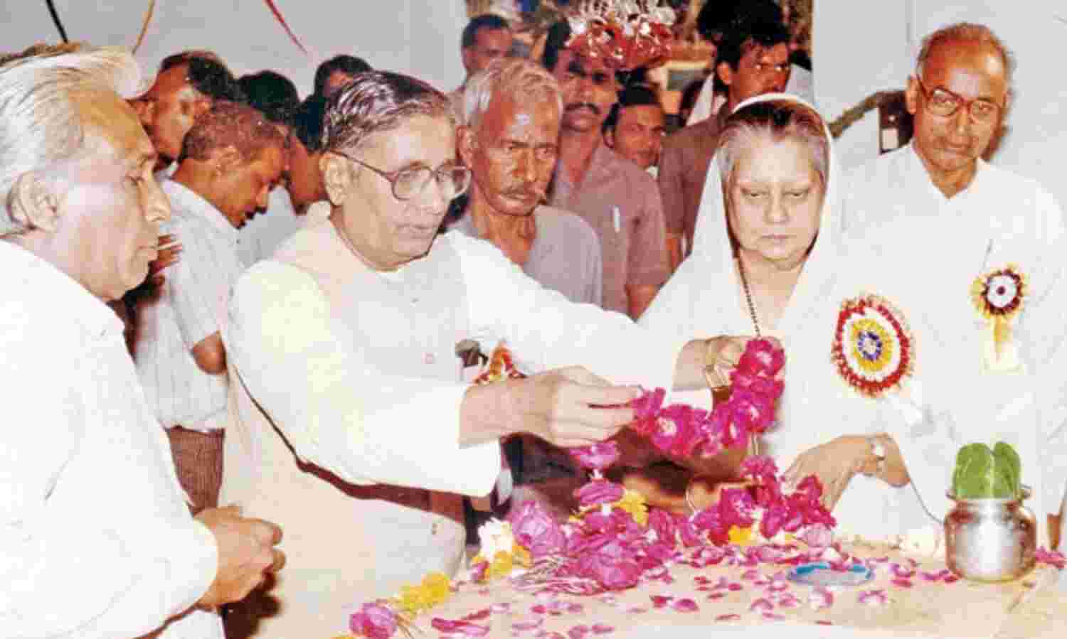 याद है वह स्नेहिल स्पर्श याद है वह स्नेहिल स्पर्श