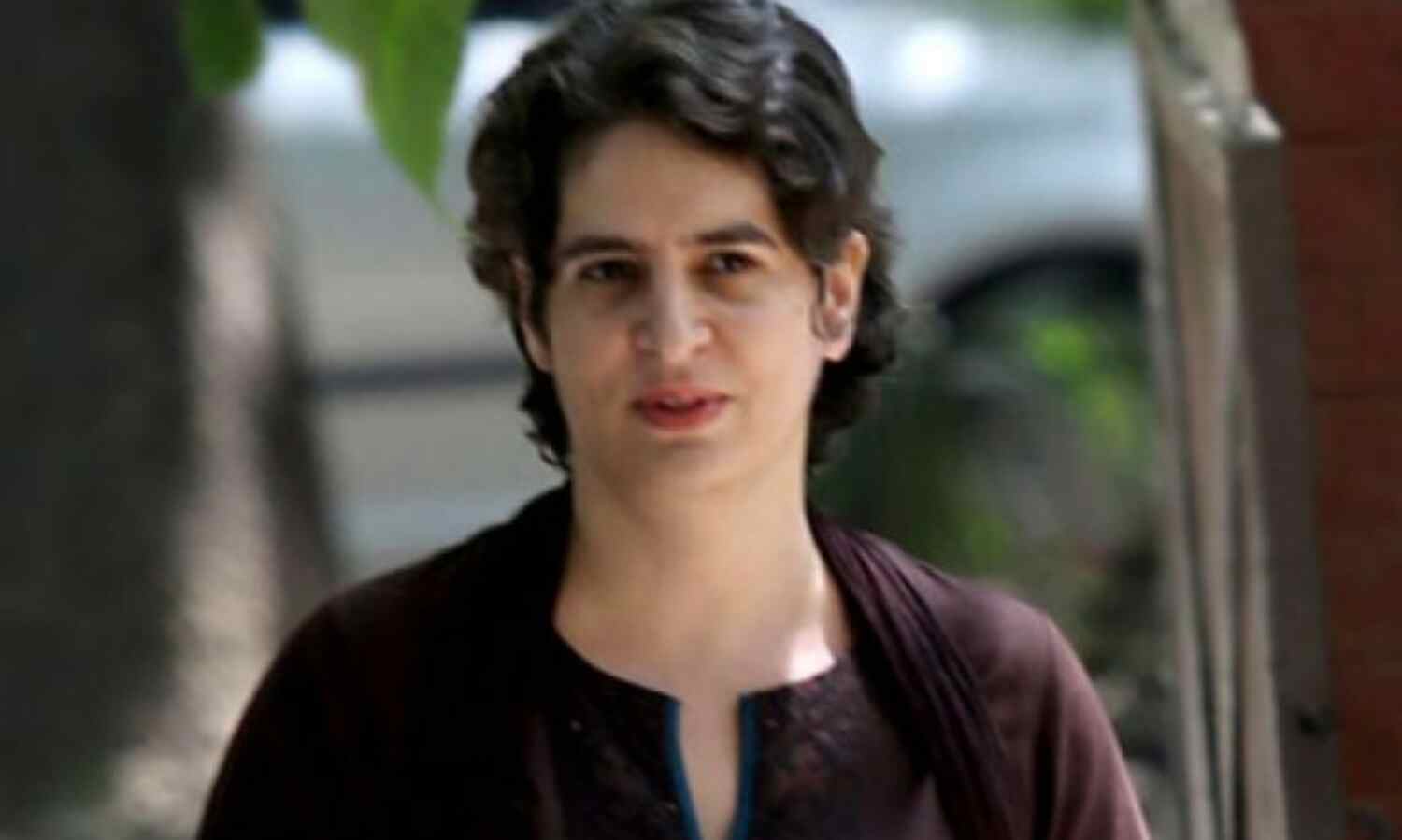 यूपी में कांग्रेस की कमान संभाल सकती हैं प्रियंका गांधी