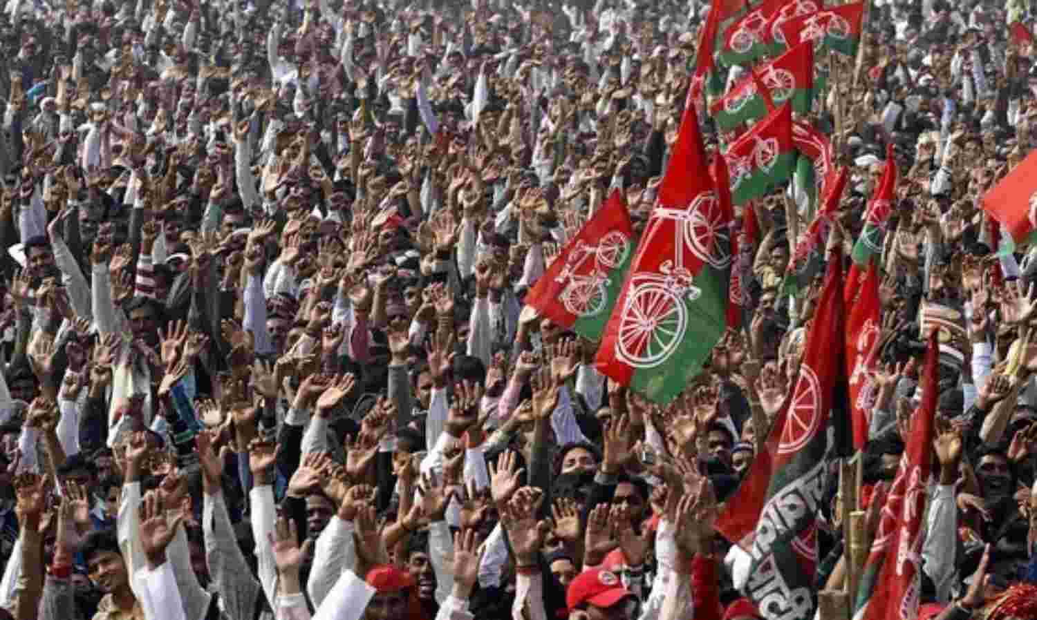 यूपी पूर्व सीएम अखिलेश की गिरफ्तारी के विरोध में सपाईयों ने किया प्रदर्शन