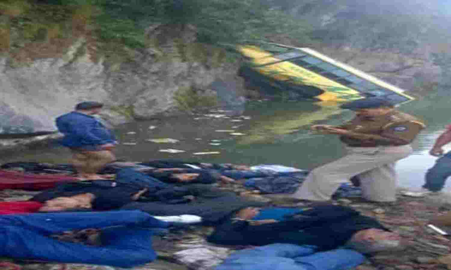 मण्डी से कुल्लू जा रही बस ब्यास नदी में गिरी, 18 की मौत