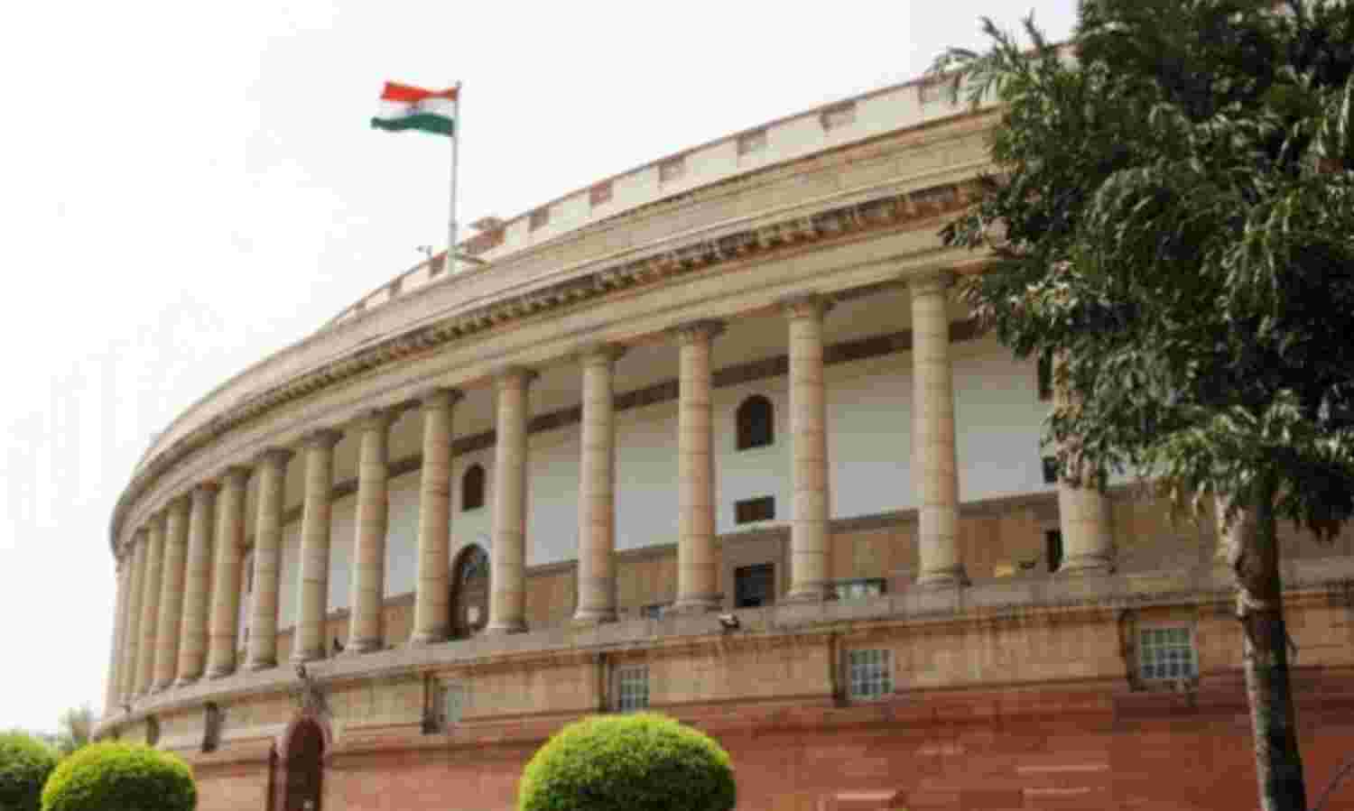 भारी हंगामे के चलते लोकसभा की कार्यवाही दिनभर के लिए स्थगित