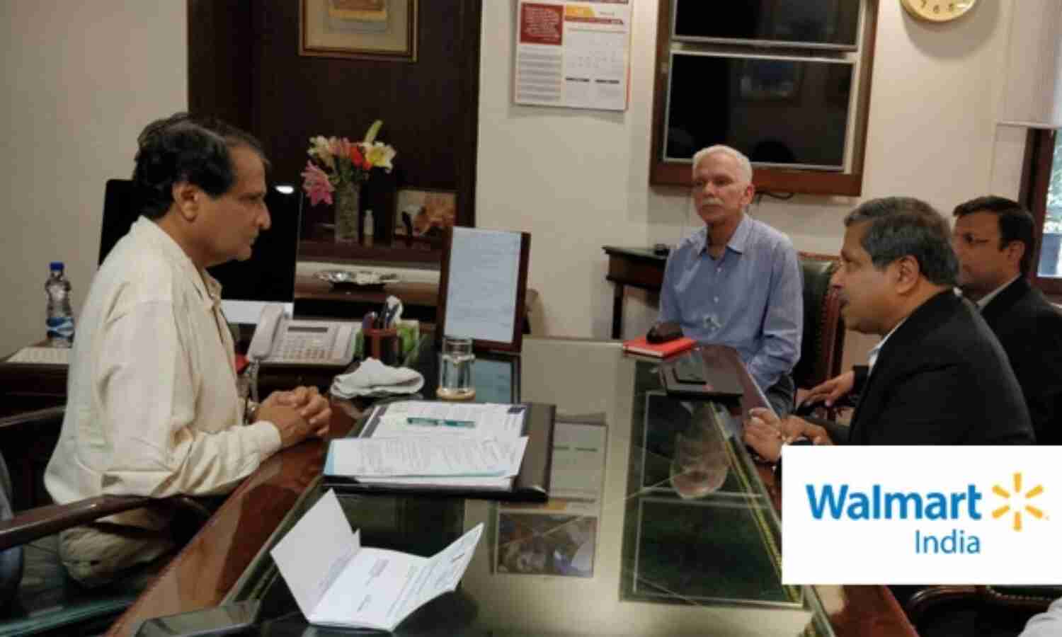 भारत के रिटेल सेक्टर में निवेश को लेकर वॉलमॉर्ट गंभीर, वाणिज्य मंत्री से मिले सीईओ