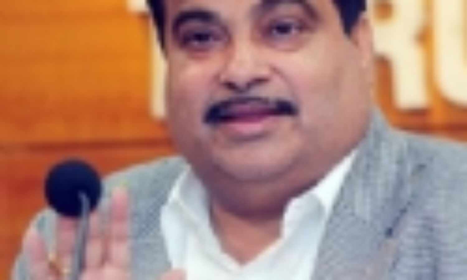 भगवान या सरकार भरोसे न बैठें किसानः गडकरी भगवान या सरकार भरोसे न बैठें किसानः गडकरी 