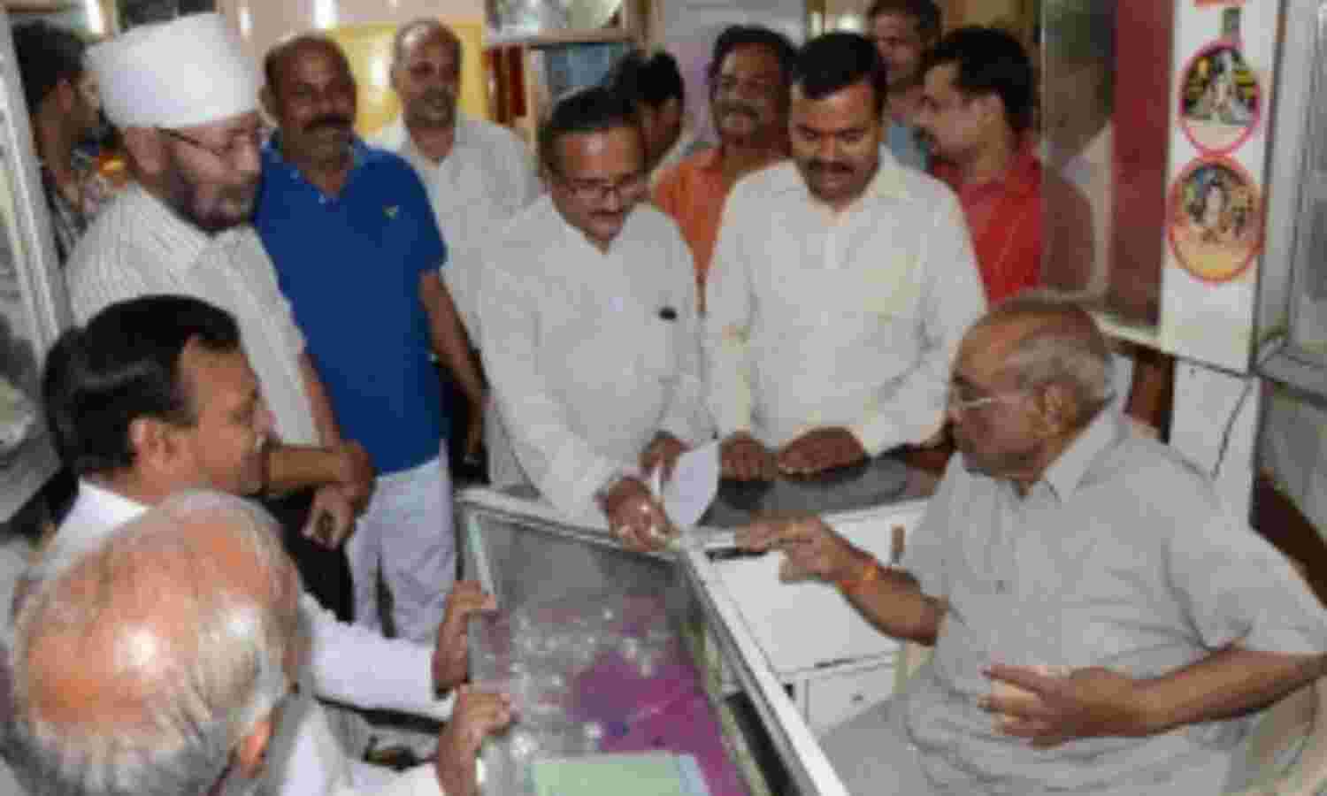 भूकंप पीडि़तों के लिए संघ ने किया धन संग्रह भूकंप पीडि़तों के लिए संघ ने किया धन संग्रह