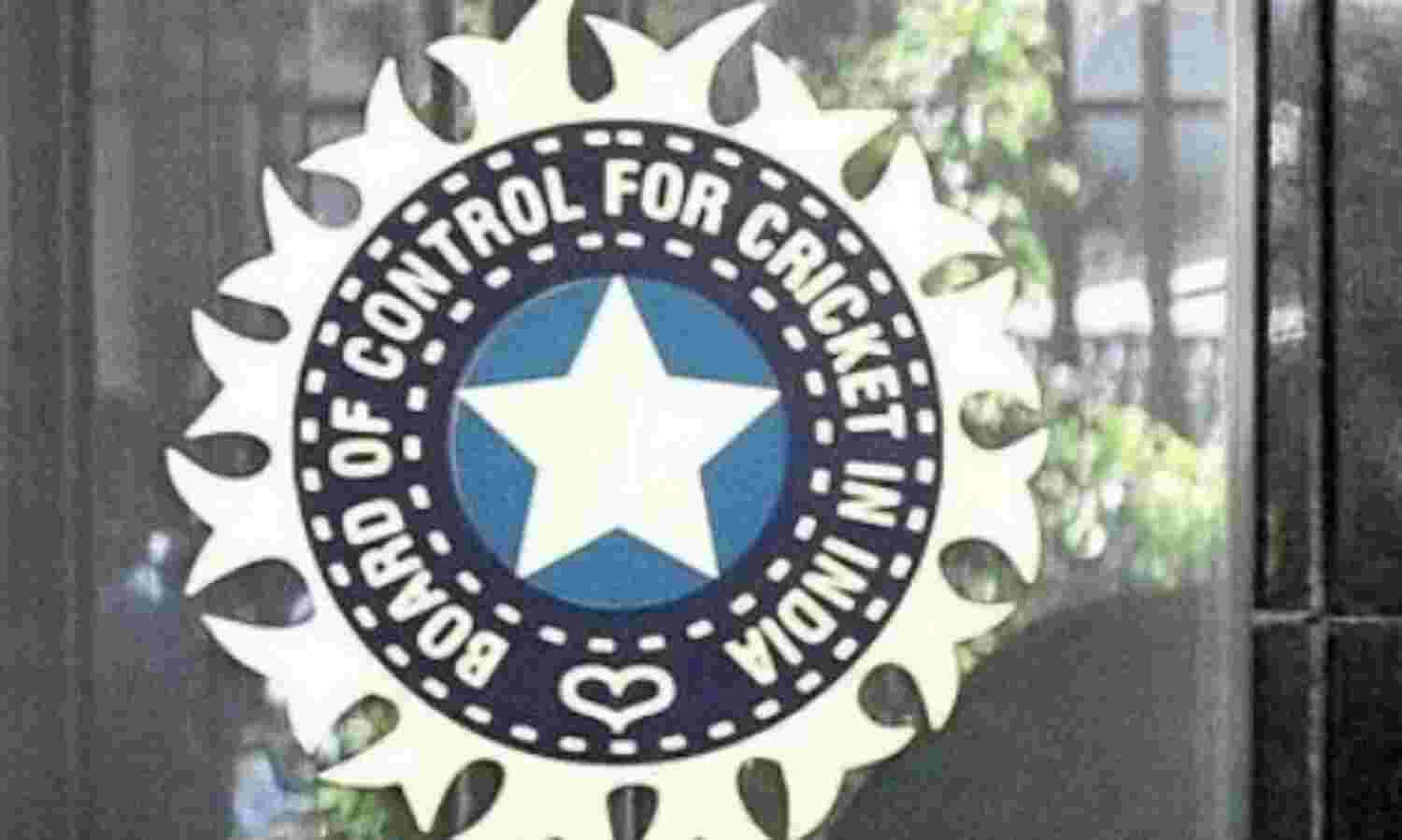 बीसीसीआई ने की पुरस्कारों की घोषणा, कोच द्रविड़ को 50 लाख रुपये नकद पुरस्कार बीसीसीआई ने की पुरस्कारों की घोषणा, कोच द्रविड़ को 50 लाख रुपये नकद पुरस्कार