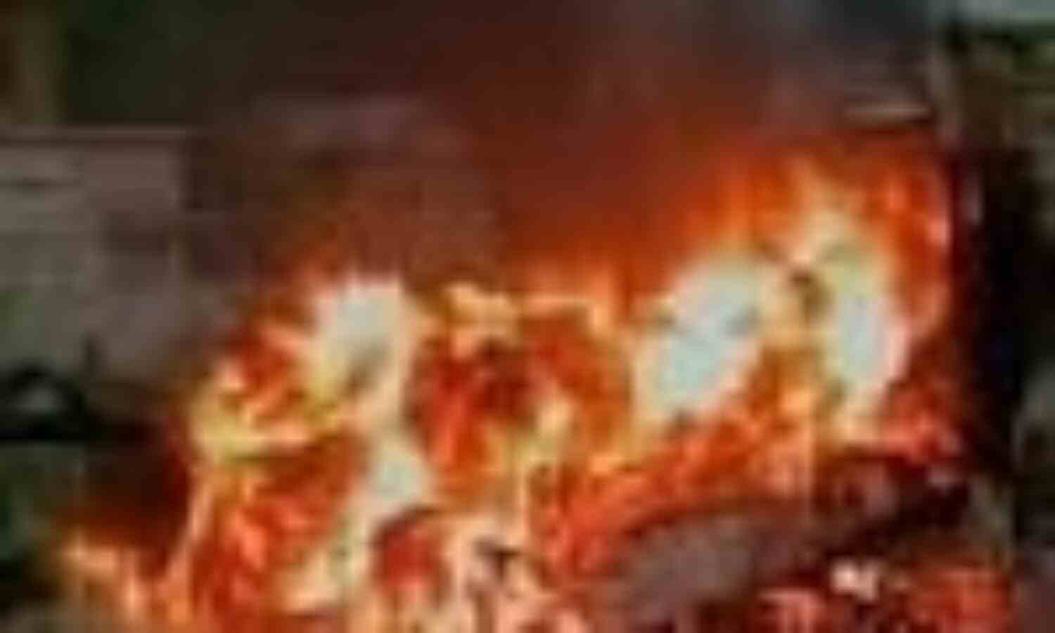 बिहार-झारखंड बंद के दौरान नक्सलियों ने फूंके तीन दर्जन वाहन