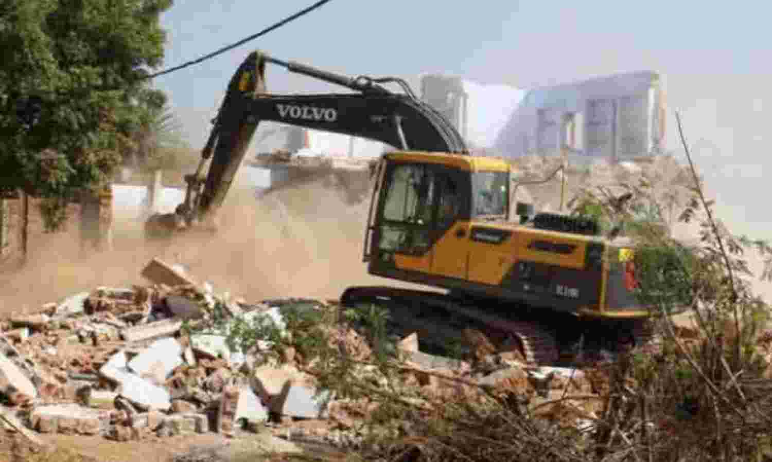 बिना विरोध के पूरी हुई कार्रवाई, रविवार को हटाए 25 अतिक्रमण