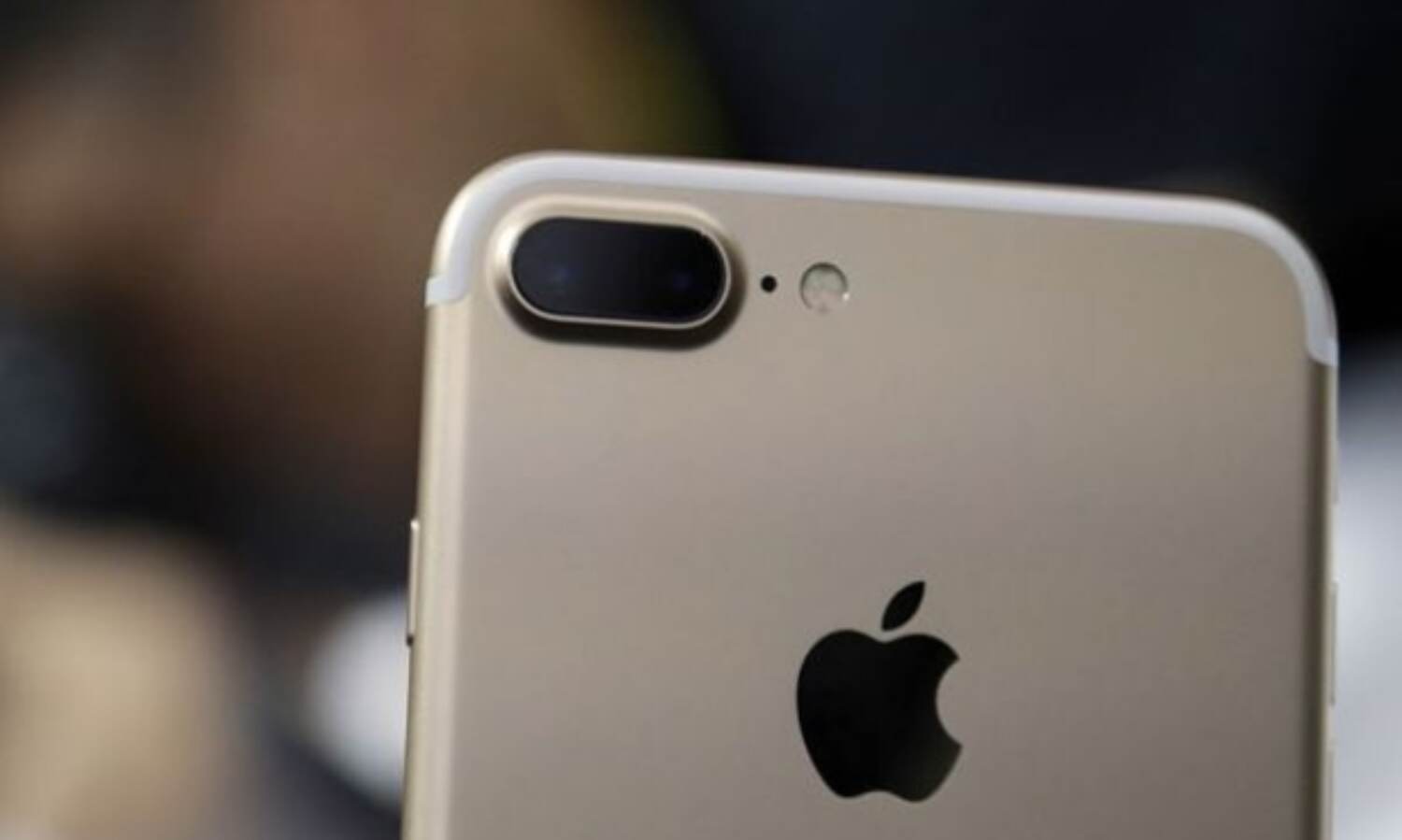 बिना प्लग के चार्ज होगा आईफोन 8
