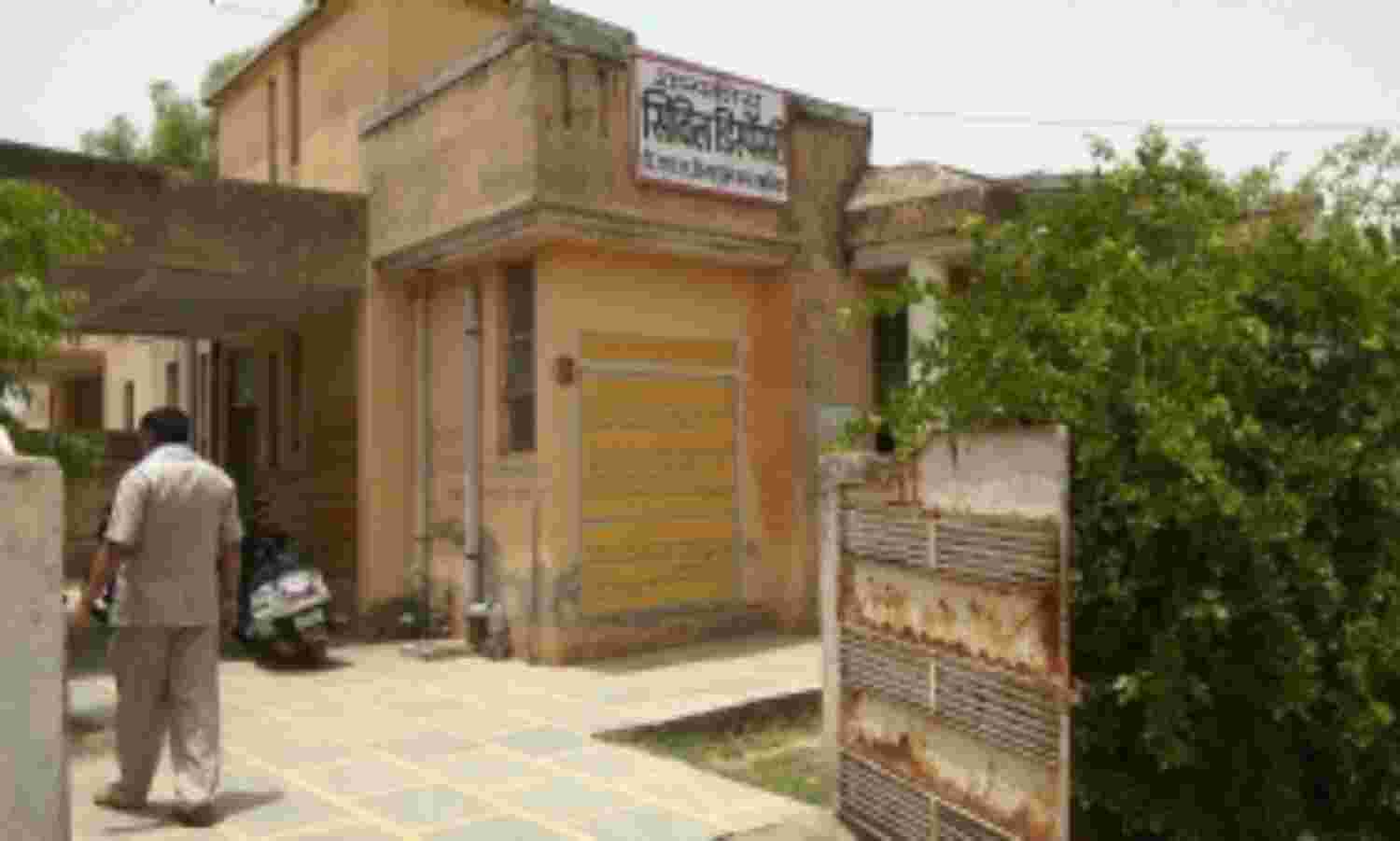 बिना चिकित्सक चल रहा सरकारी अस्पताल