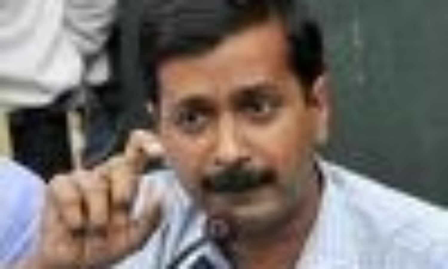 बिजली-पानी के लिए केजरीवाल का अनशन शुरू बिजली-पानी के लिए केजरीवाल का अनशन शुरू