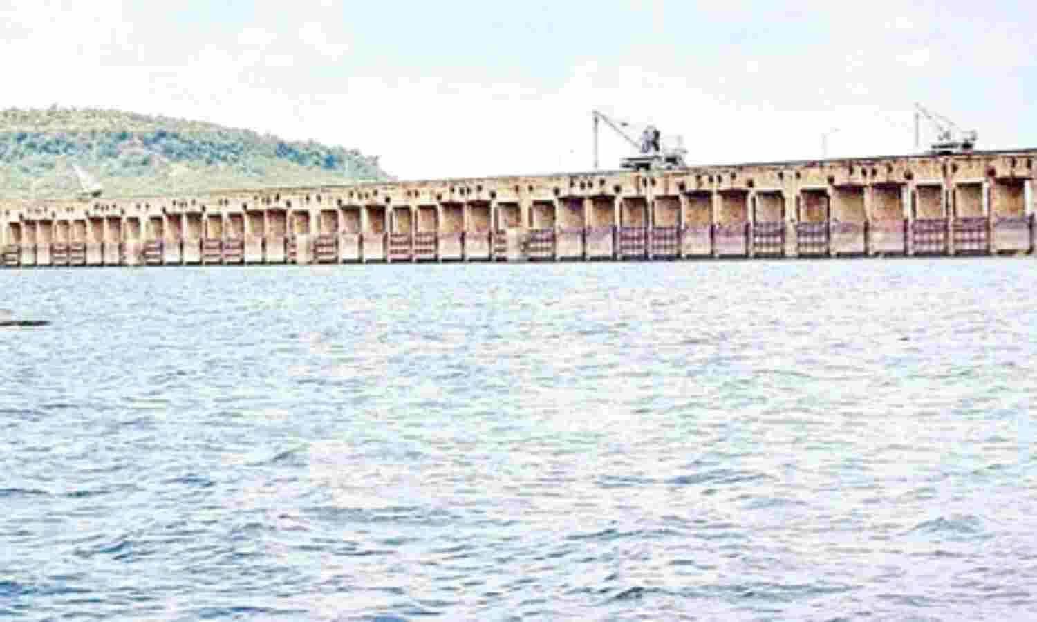 बारिश होने से तिघरा में बढ़ा 21 दिन का पानी