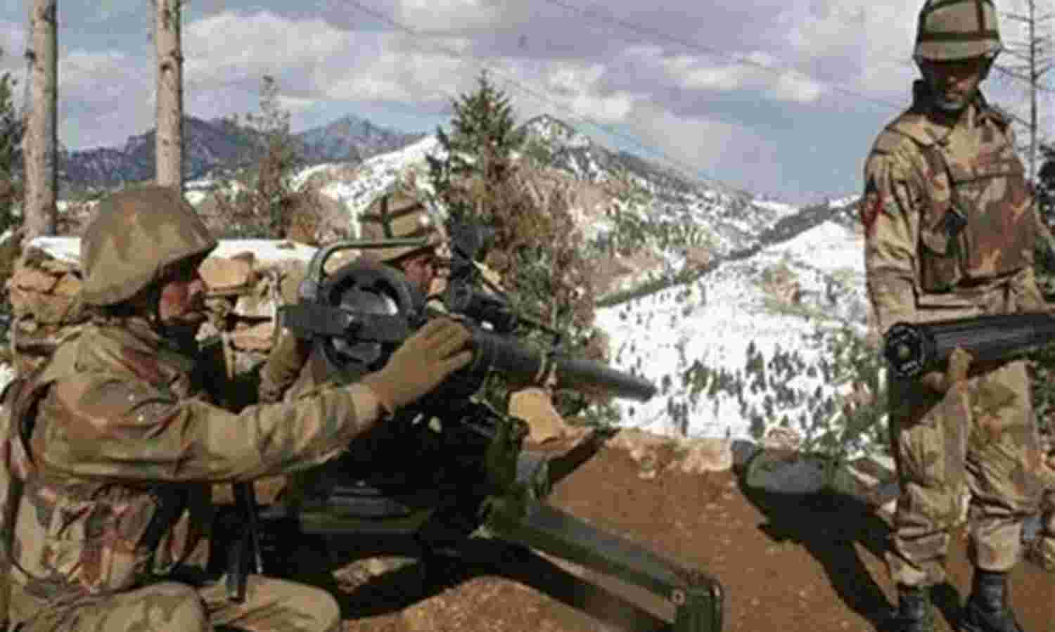 बारामूला में सेना ने घुसपैठ की कोशिश नाकाम की, एक आतंकवादी ढेर बारामूला में सेना ने घुसपैठ की कोशिश नाकाम की, एक आतंकवादी ढेर