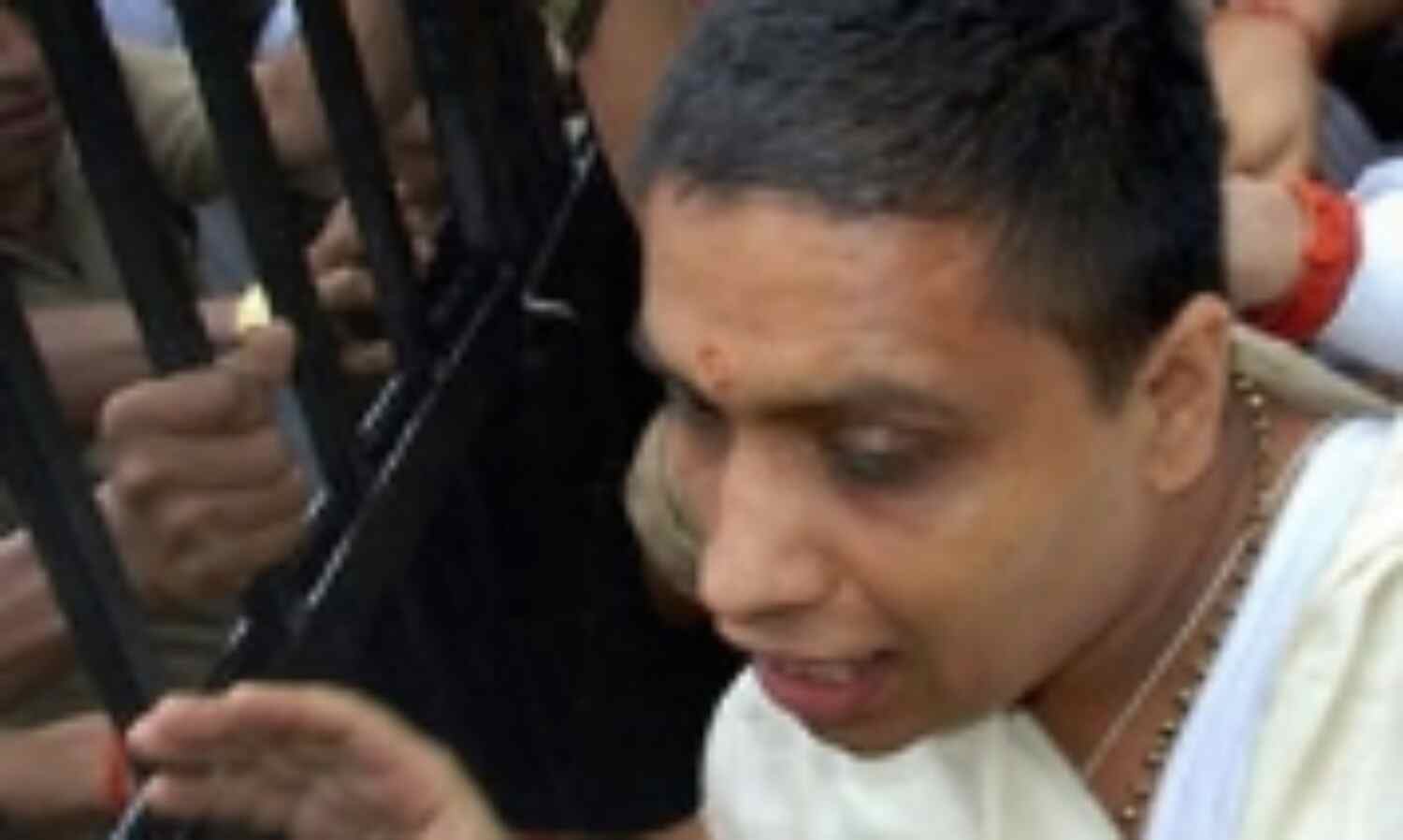 बाबा रामदेव के सहयोगी बालकृष्ण को जमानत मिली बाबा रामदेव के सहयोगी बालकृष्ण को जमानत मिली