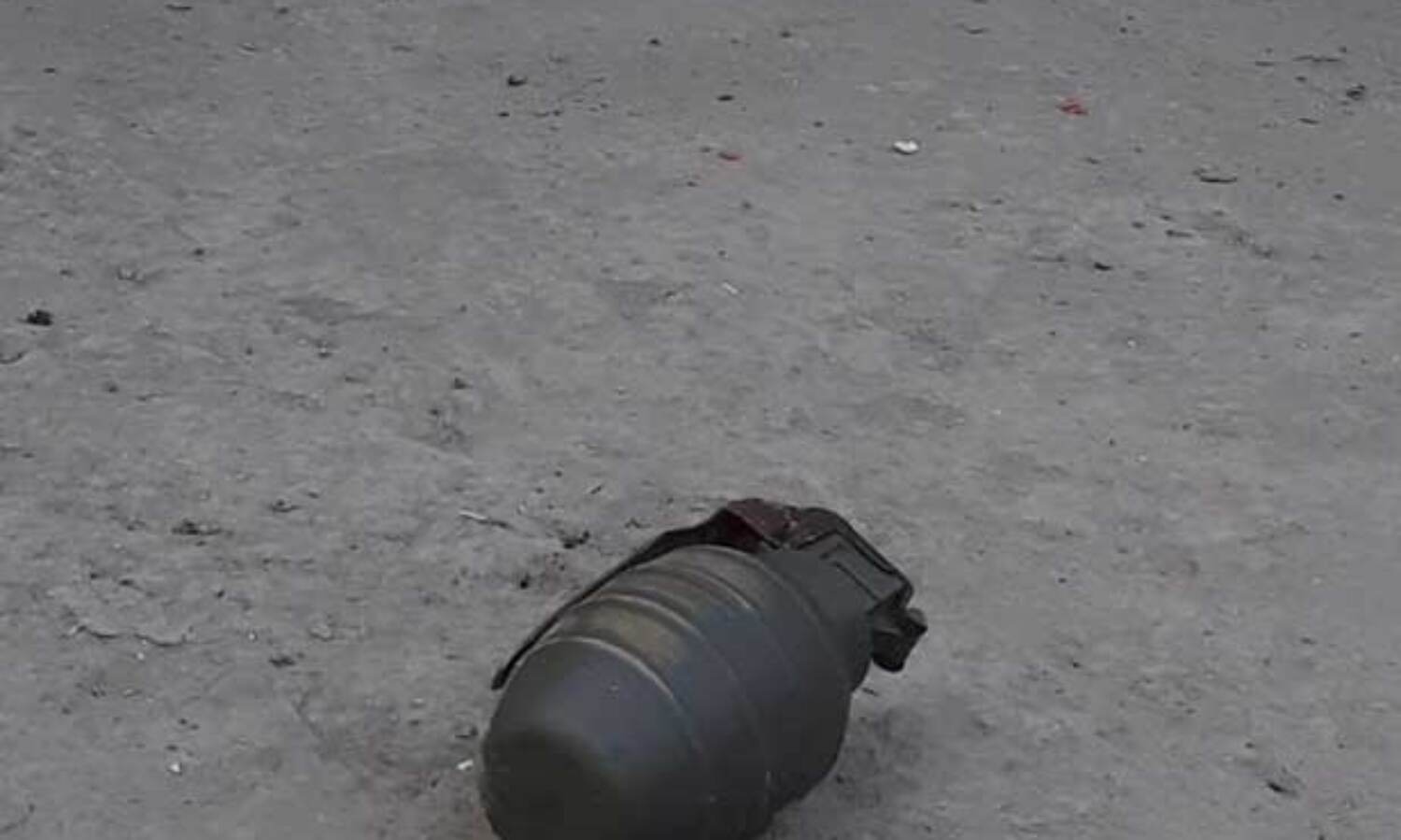 बांदीपोरा में आतंकियों ने किया सीआरपीएफ के गश्ती दल पर ग्रेनेड हमला