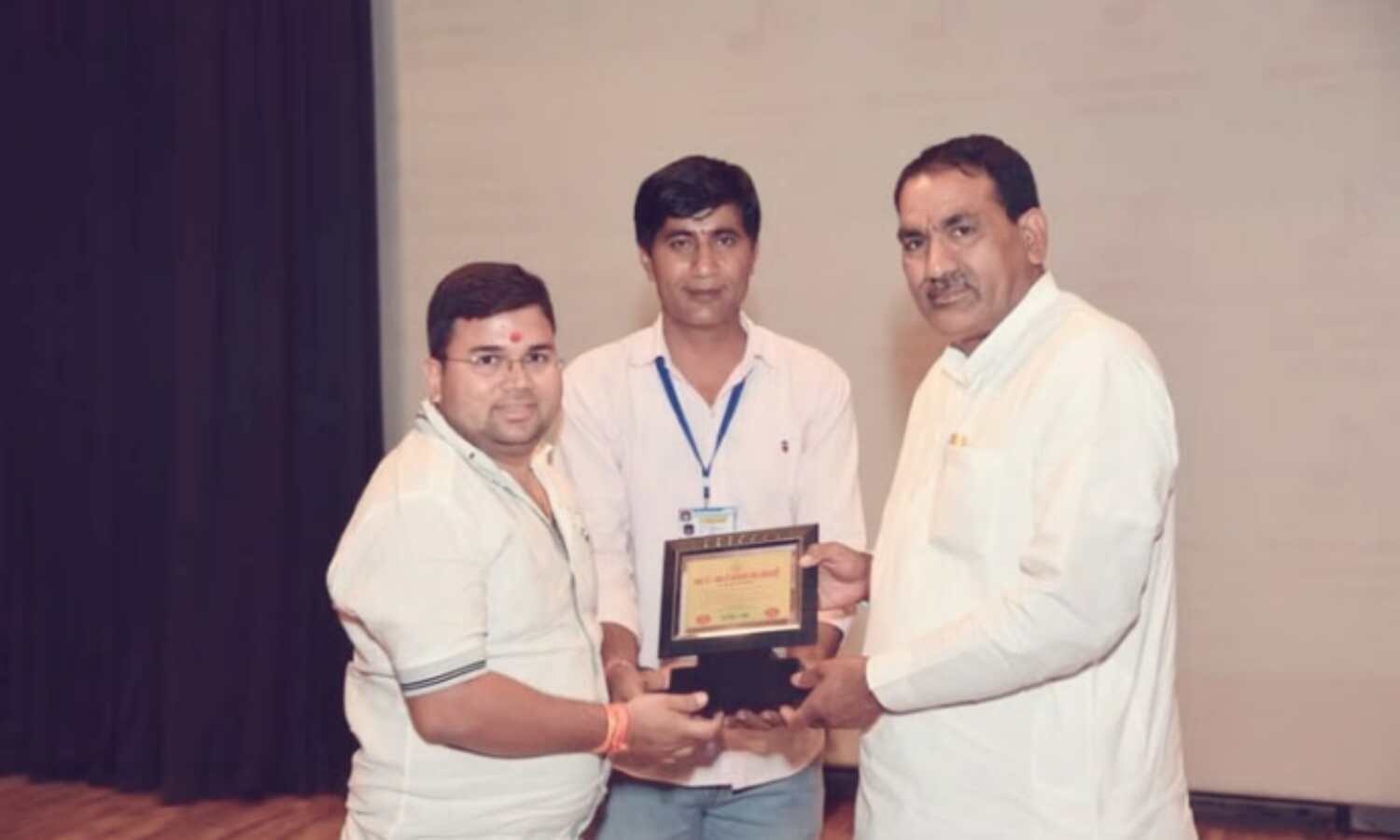 ब्लड मैन सुधीर राव दुरापे राष्ट्रीय सम्मान से सम्मानित