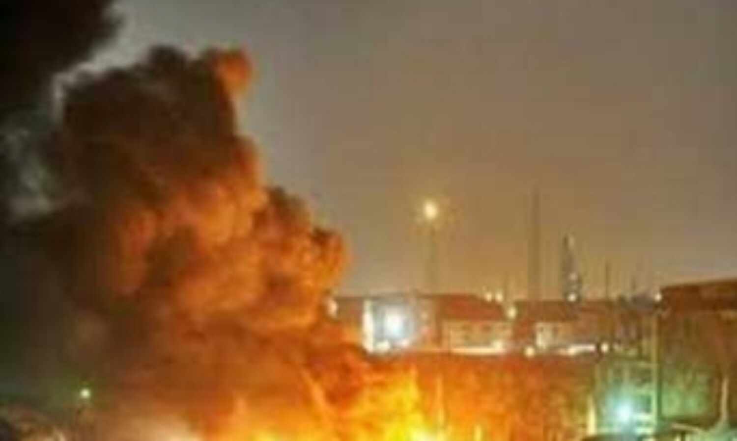 बलूचिस्तान के ग्वादर हवाईअड्डे पर आतंकी हमला, दो इंजीनियर की मौत बलूचिस्तान के ग्वादर हवाईअड्डे पर आतंकी हमला, दो इंजीनियर की मौत