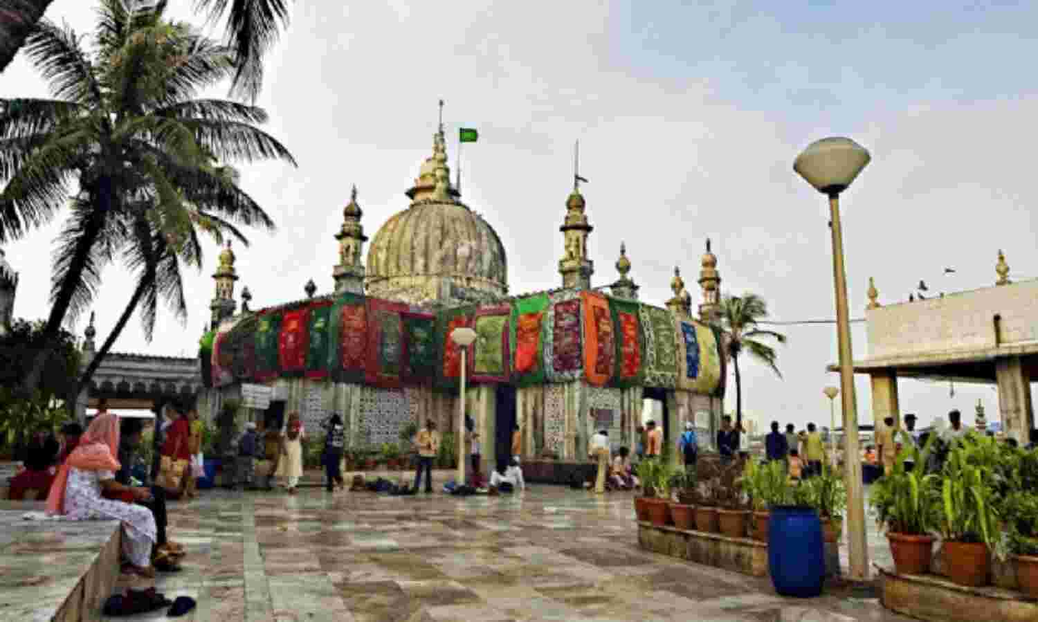 बंबई हाईकोर्ट का बड़ा फैसला, हाजी अली दरगाह में प्रवेश कर सकेंगी महिलाएं