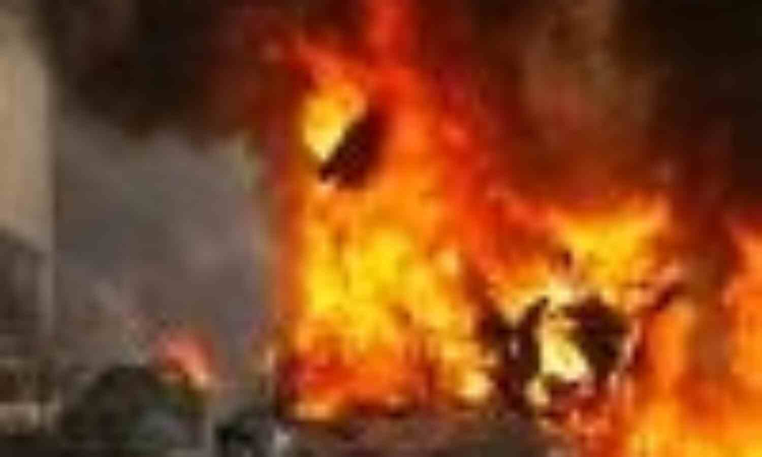 पाकिस्तानी सैन्य परिसर पर हमला, 12 लोग घायल