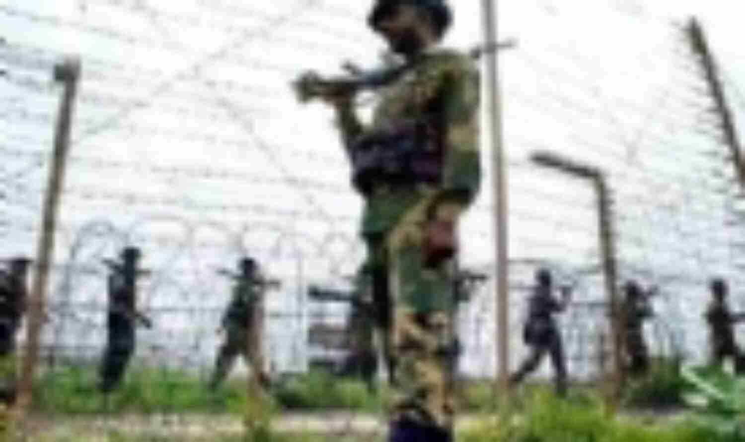 पाकिस्तान ने 40 चौकियों पर की गोलाबारी, तीन लोग घायल