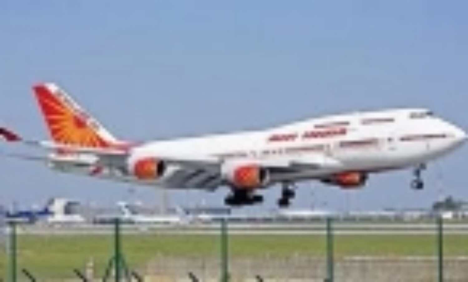 पाकिस्तान ने की विमान की घेराबंदी, भारतीय इंजीनियरों को घुसने से रोका पाकिस्तान ने की विमान की घेराबंदी, भारतीय इंजीनियरों को घुसने से रोका